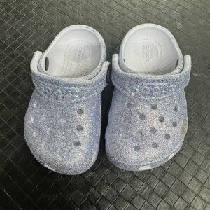 Crocs Kids Classic Glitter Clogs - Silver